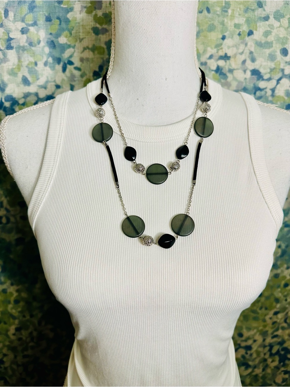 NWOT Black Smoky Disc Beaded Layered Statement Necklace 16-19”